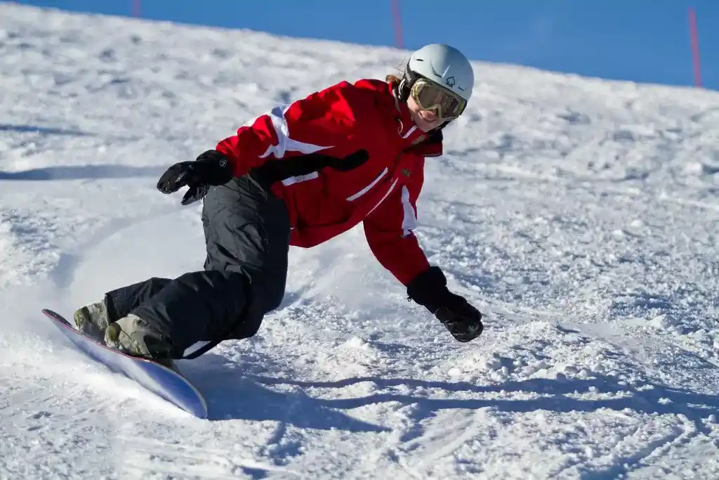 Gulmarg-Ski-and-Snowboard-courses-2.webp